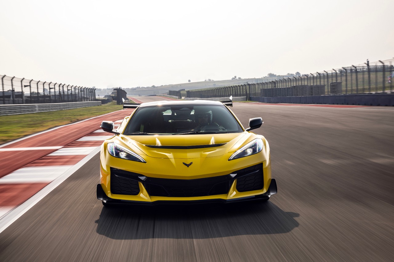 Chevrolet Corvette ZR1 conquers Car and Driver’s Lightning Lap